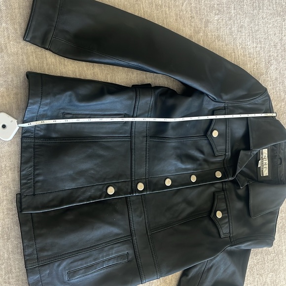 Flattering Leather Jacket - Picture 6 of 8